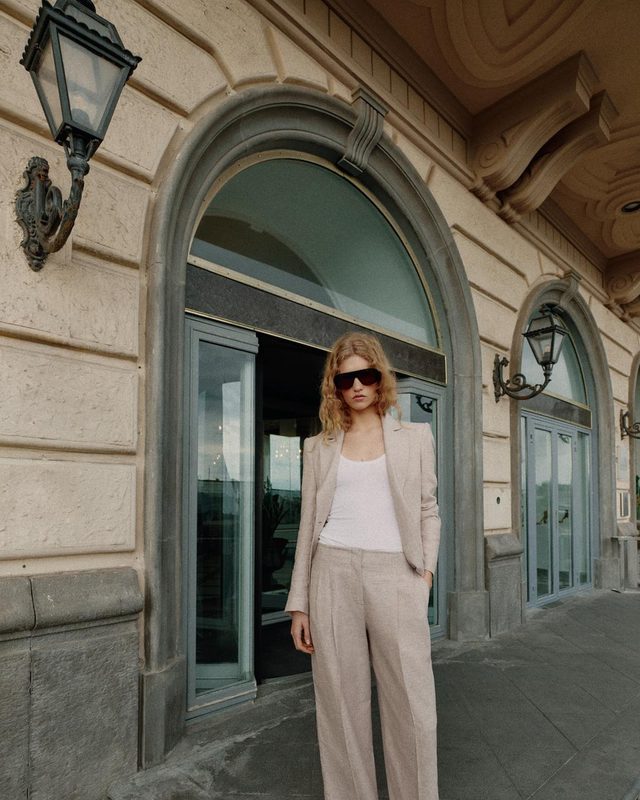 Linen Blazer with Darts
